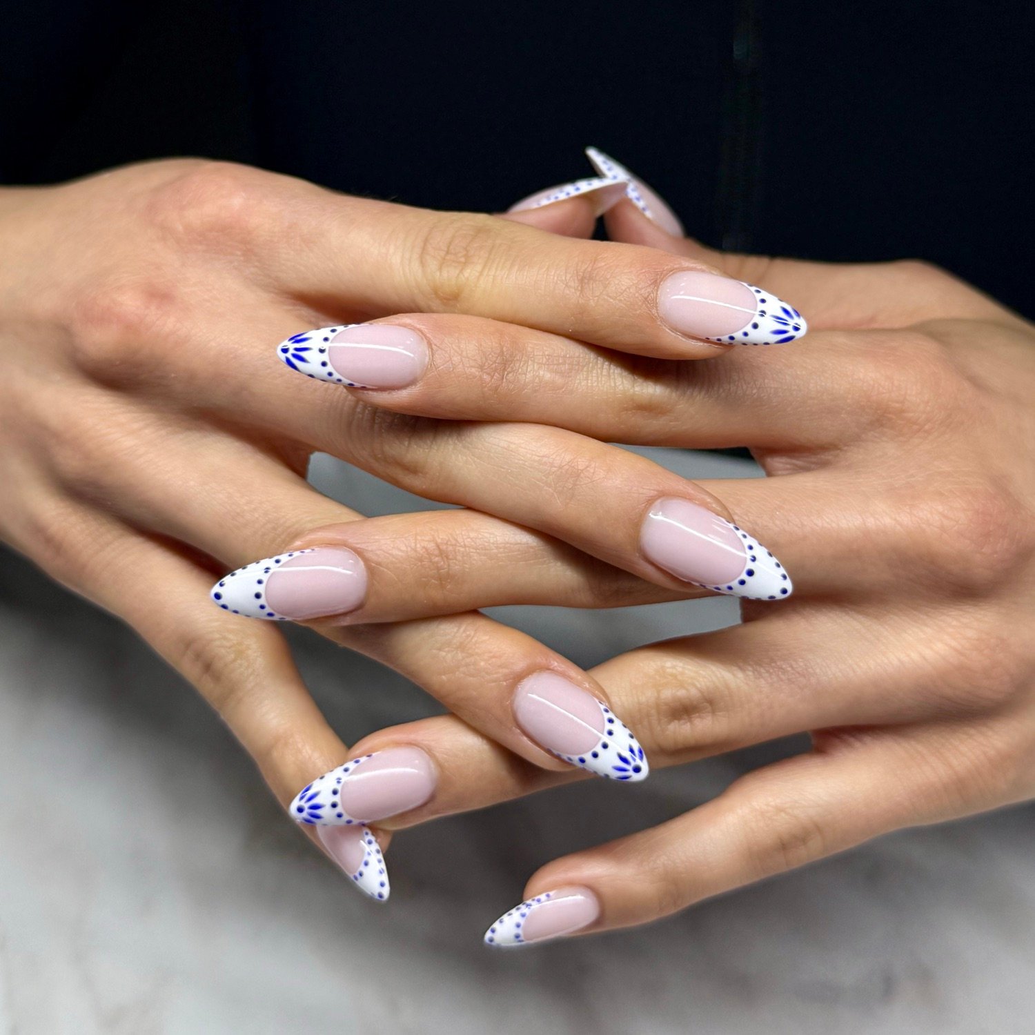 Individuelles Nail Design von Hand &ndash; Nail Gallery Frankfurt